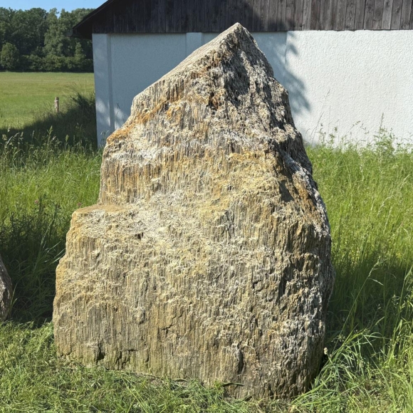 Felsen/Monolith Steinrinde, Gneis grau/beige 
ca. 180x105x55 cm