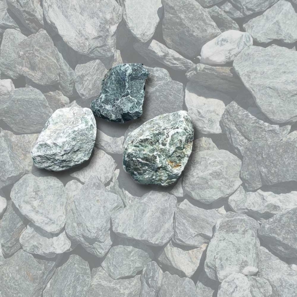 Mustersteine der Gabionenfüllung Verde Alpi