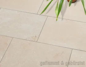 Terrassenplatten Kalkstein ORELLO CREMA geflammt und gebürstet
